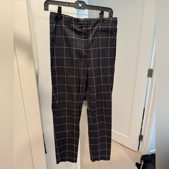 Adorable pink and black work pants. Ankle cut and super stylish yet office ready - Picture 4 of 4